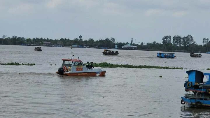 Hai người đàn ông mất tích trên sông Tiền sau buổi nhậu sinh nhật Hai người đàn ông mất tích trên sông Tiền sau buổi nhậu sinh nhật