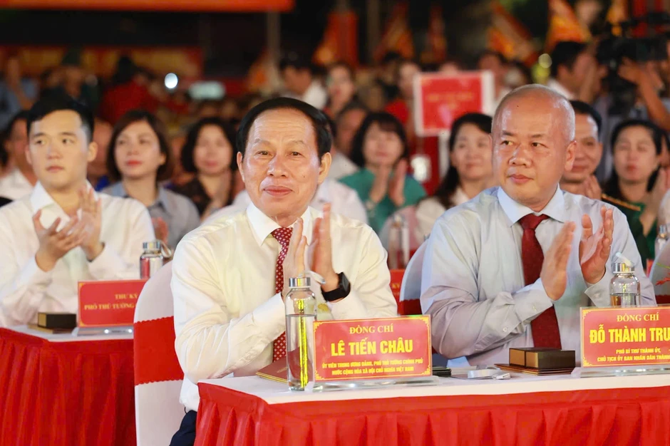 Hải Phòng khai hội Côn Sơn, Kiếp Bạc mùa Thu Hải Phòng khai hội Côn Sơn, Kiếp Bạc mùa Thu