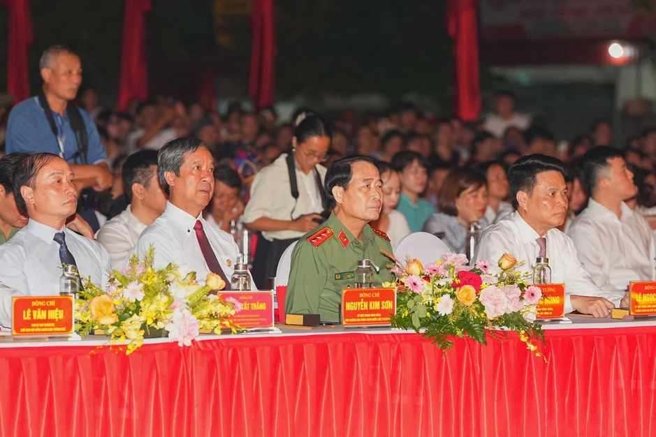 Hải Phòng khai hội Côn Sơn, Kiếp Bạc mùa Thu Hải Phòng khai hội Côn Sơn, Kiếp Bạc mùa Thu