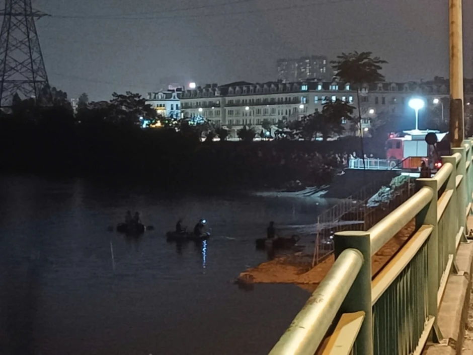 Hai thanh thiếu niên đuối nước ở hồ Yên Sở Hai thanh thiếu niên đuối nước ở hồ Yên Sở