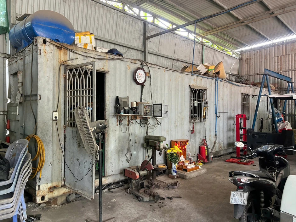 Hàng loạt vi phạm tại các bãi xe tự phát, phường Cát Lái ra quân xử lý Hàng loạt vi phạm tại các bãi xe tự phát, phường Cát Lái ra quân xử lý