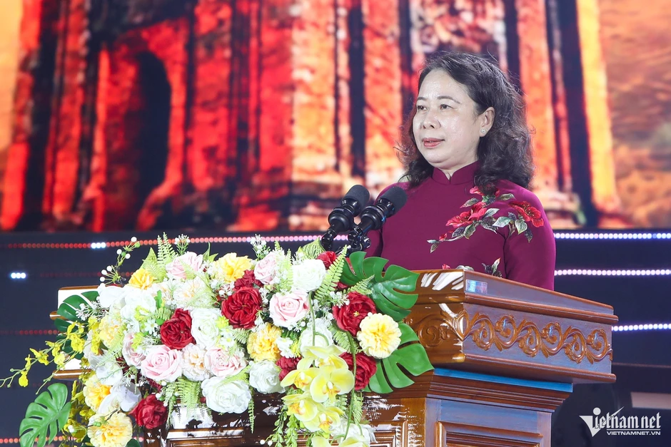 Hàng nghìn người dự khai mạc Ngày hội Văn hóa dân tộc Chăm năm 2026 Hàng nghìn người dự khai mạc Ngày hội Văn hóa dân tộc Chăm năm 2026