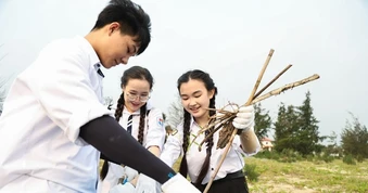 Hàng nghìn người trẻ 'nhập cuộc' thử thách 21 ngày sống xanh