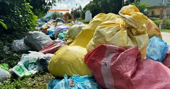 Hàng nghìn tấn rác tồn đọng, 4 xã ở Đà Nẵng đồng loạt 'kêu cứu'