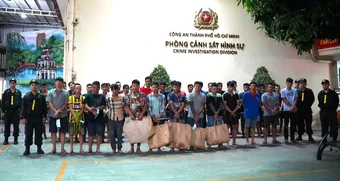 Hàng trăm cảnh sát đột kích hai sới bạc quy mô lớn ở TPHCM, bắt giữ 83 đối tượng