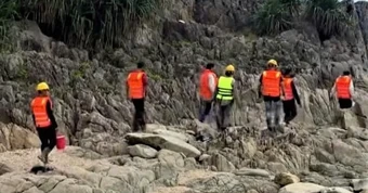 Hàng trăm người tìm kiếm nam kỹ sư mất tích khi đi tắm biển