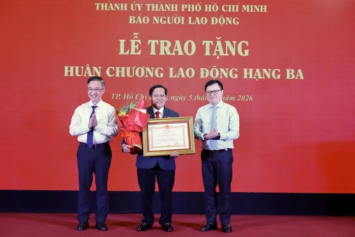Hành trình phụng sự Tổ quốc Hành trình phụng sự Tổ quốc