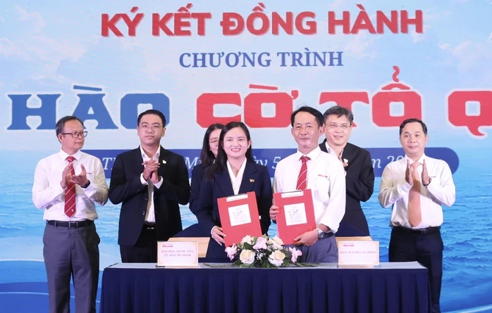 Hành trình phụng sự Tổ quốc Hành trình phụng sự Tổ quốc