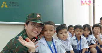 Hành trình “Trăng Sáng Muôn Nơi” tại Tây Giang: Khi màu áo lính thắp sáng vầng trăng trẻ thơ