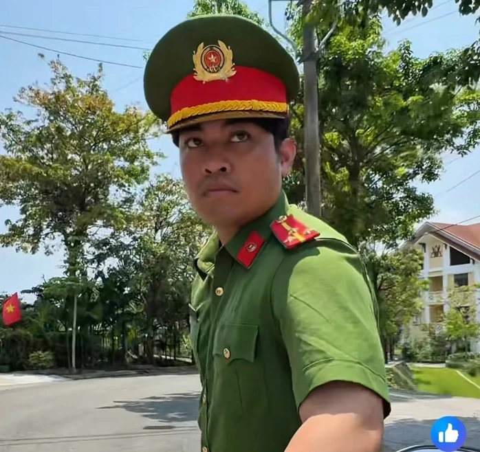 Hé lộ hậu trường clip công an xã ở Huế "gây bão" mạng xã hội thu hút triệu lượt xem Hé lộ hậu trường clip công an xã ở Huế "gây bão" mạng xã hội thu hút triệu lượt xem
