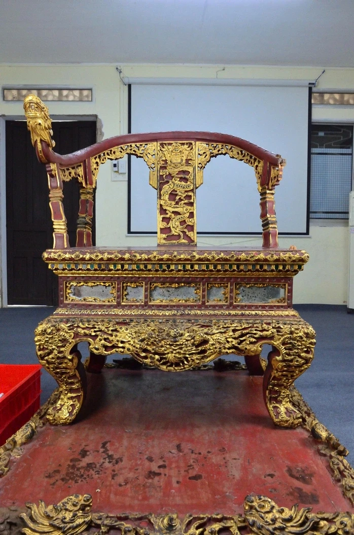 Hé lộ hình ảnh ngai vua triều Nguyễn được phục chế sau sự cố hư hại nghiêm trọng