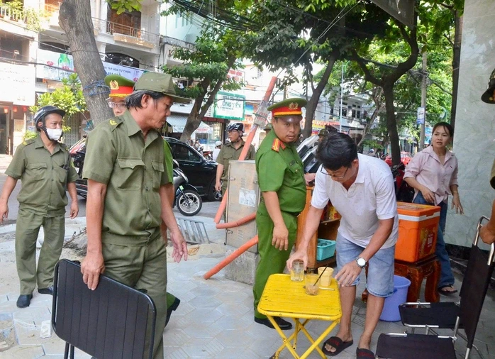 Hè phố thông thoáng hơn từng ngày Hè phố thông thoáng hơn từng ngày