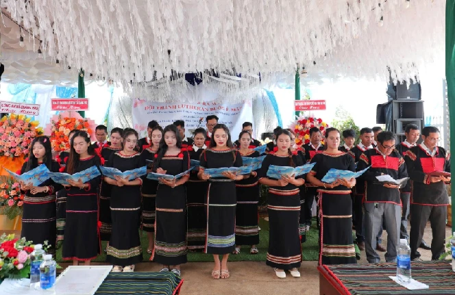 Hiệu quả từ mô hình “Đức tin vững vàng - buôn làng bình yên” Hiệu quả từ mô hình “Đức tin vững vàng - buôn làng bình yên”