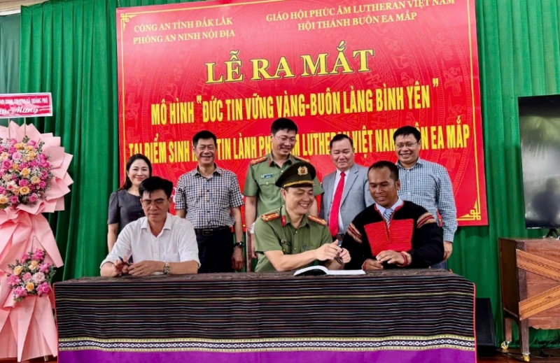 Hiệu quả từ mô hình “Đức tin vững vàng - buôn làng bình yên” Hiệu quả từ mô hình “Đức tin vững vàng - buôn làng bình yên”