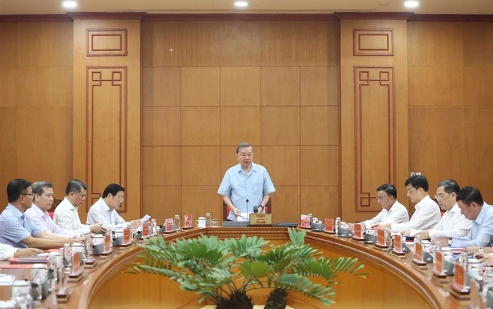 HIỆN THỰC HÓA KHÁT VỌNG PHÁT TRIỂN ĐẤT NƯỚC (*): Giữ nghiêm kỷ cương để mở đường phát triển HIỆN THỰC HÓA KHÁT VỌNG PHÁT TRIỂN ĐẤT NƯỚC (*): Giữ nghiêm kỷ cương để mở đường phát triển