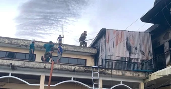 Hiện trường vụ cháy trụ sở xã ở Đà Nẵng: Hơn 60 người căng mình cứu hồ sơ, tài sản