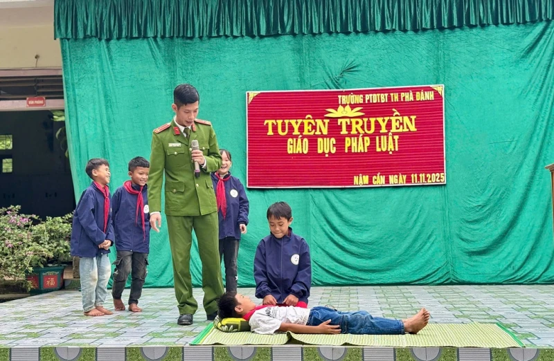 Hiệu quả từ mô hình “An ninh vững vàng, bản làng bình yên”