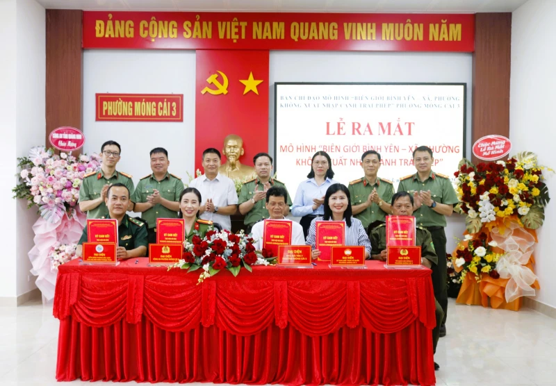 Hiệu quả từ mô hình “Biên giới bình yên- xã, phường không xuất nhập cảnh trái phép” Hiệu quả từ mô hình “Biên giới bình yên- xã, phường không xuất nhập cảnh trái phép”