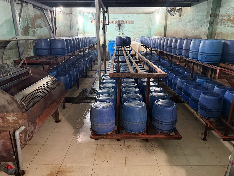 Hình ảnh bên trong 3 cơ sở sản xuất hơn 1.000 tấn giá đỗ ngâm 'nước kẹo' mỗi năm Hình ảnh bên trong 3 cơ sở sản xuất hơn 1.000 tấn giá đỗ ngâm 'nước kẹo' mỗi năm