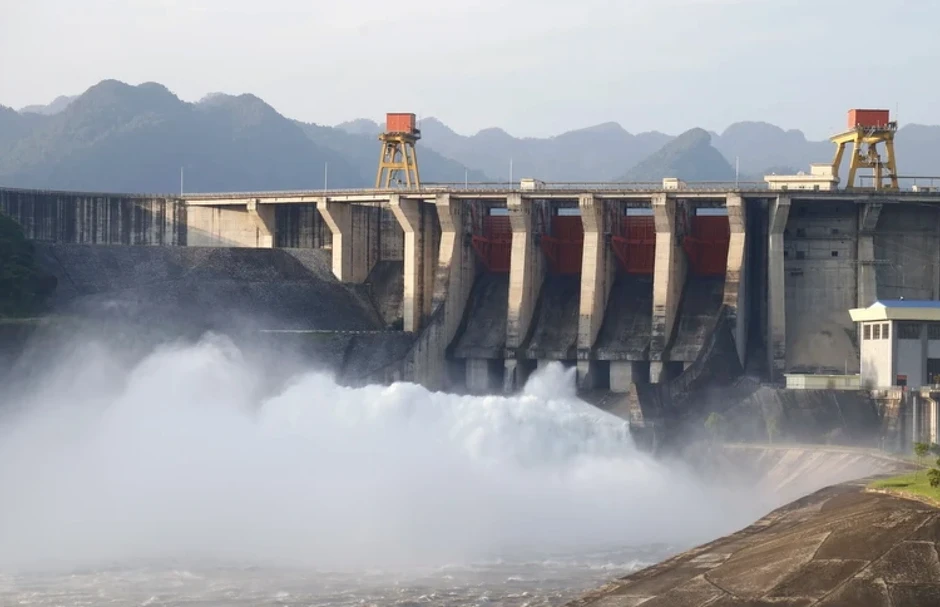Hồ thủy điện Tuyên Quang xả lũ 16h hôm nay Hồ thủy điện Tuyên Quang xả lũ 16h hôm nay