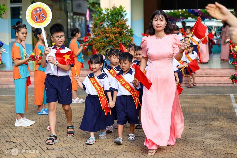 Hoàn thành sắp xếp lãnh đạo trường học trước 30/9 - Báo TinVina Hoàn thành sắp xếp lãnh đạo trường học trước 30/9 - Báo TinVina