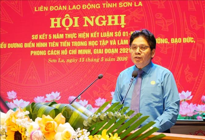 Học và làm theo Bác: Nhân rộng điển hình tiên tiến trong lao động, sản xuất và công tác Học và làm theo Bác: Nhân rộng điển hình tiên tiến trong lao động, sản xuất và công tác
