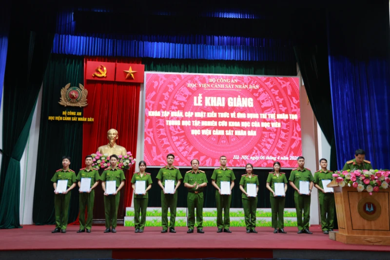 Học viện CSND tổ chức các khóa tập huấn về AI cho hơn 5.000 học viên Học viện CSND tổ chức các khóa tập huấn về AI cho hơn 5.000 học viên