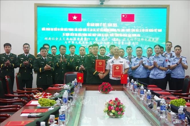 Hội đàm và trao danh hiệu Sứ giả hữu nghị Việt Nam – Trung Quốc Hội đàm và trao danh hiệu Sứ giả hữu nghị Việt Nam – Trung Quốc