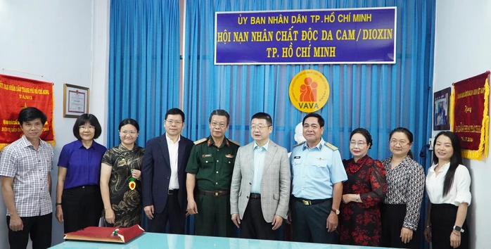 Hội nạn nhân chất độc da cam/dioxin TPHCM tiếp Tổng lãnh sự Trung Quốc tại TPHCM Hội nạn nhân chất độc da cam/dioxin TPHCM tiếp Tổng lãnh sự Trung Quốc tại TPHCM