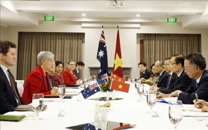 Hội nghị Bộ trưởng Ngoại giao Việt Nam - Australia lần thứ 8 Hội nghị Bộ trưởng Ngoại giao Việt Nam - Australia lần thứ 8
