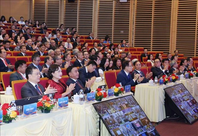 Hội nghị Ngoại giao lần thứ 33: Phiên họp toàn thể về đối ngoại Đảng và đối ngoại nhân dân