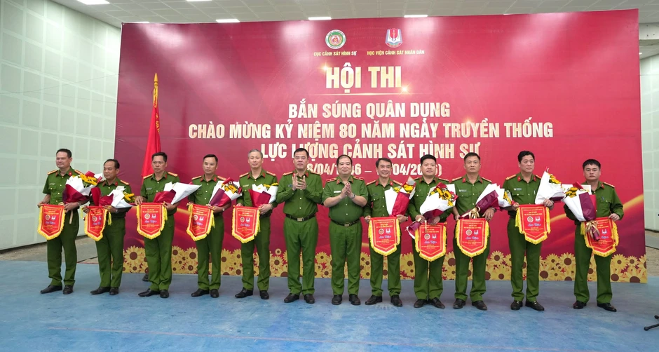 Hội thi bắn súng quân dụng trong lực lượng Cảnh sát hình sự Hội thi bắn súng quân dụng trong lực lượng Cảnh sát hình sự