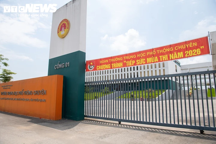 Hôm nay, 326 thí sinh chuyên Tuyên Quang làm thủ tục thi lại tốt nghiệp THPT Hôm nay, 326 thí sinh chuyên Tuyên Quang làm thủ tục thi lại tốt nghiệp THPT