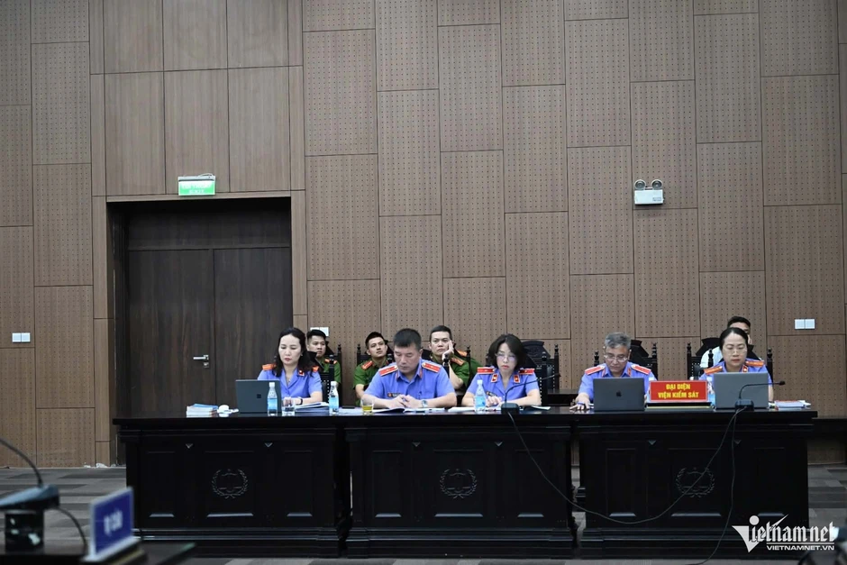 Hôm nay, xét xử cựu Bộ trưởng Y tế Nguyễn Thị Kim Tiến Hôm nay, xét xử cựu Bộ trưởng Y tế Nguyễn Thị Kim Tiến