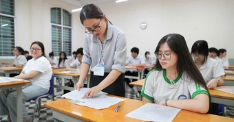 Hơn 1 , 2 triệu thí sinh thi tốt nghiệp THPT năm 2026: Lưu ý quan trọng cho môn ngữ văn
