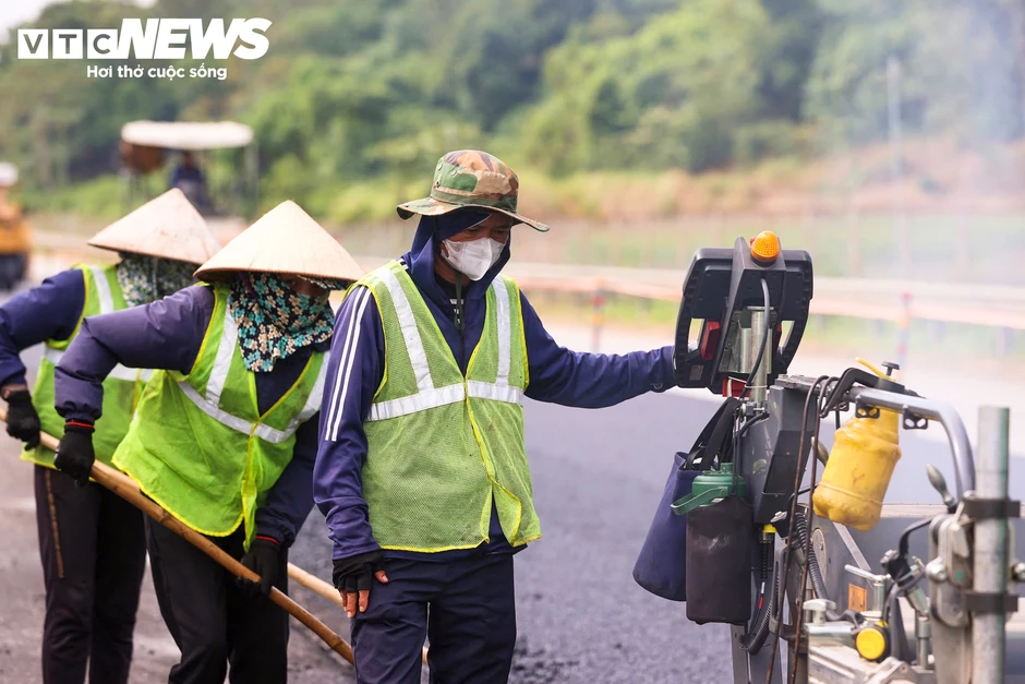 Hơn 120km trên cao tốc Nội Bài - Lào Cai thay đổi ra sao sau một năm mở rộng? Hơn 120km trên cao tốc Nội Bài - Lào Cai thay đổi ra sao sau một năm mở rộng?