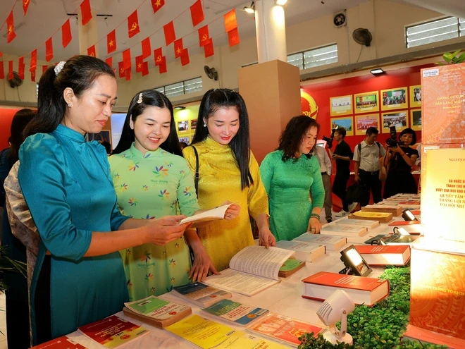 Hơn 140 tư liệu quý về bầu cử được giới thiệu tại Cần Thơ Hơn 140 tư liệu quý về bầu cử được giới thiệu tại Cần Thơ