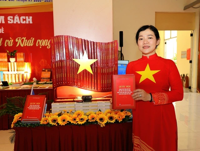 Hơn 140 tư liệu quý về bầu cử được giới thiệu tại Cần Thơ Hơn 140 tư liệu quý về bầu cử được giới thiệu tại Cần Thơ