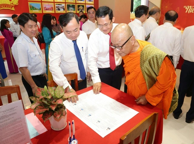 Hơn 140 tư liệu quý về bầu cử được giới thiệu tại Cần Thơ Hơn 140 tư liệu quý về bầu cử được giới thiệu tại Cần Thơ