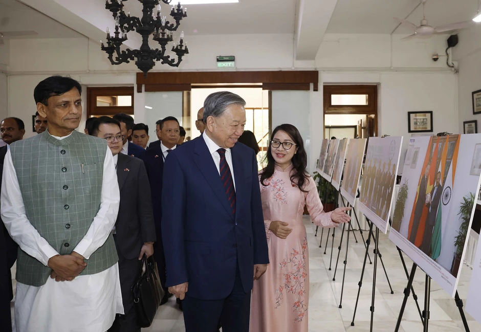 Hơn 50 năm quan hệ Việt Nam - Ấn Độ 'trong sáng như bầu trời không gợn bóng mây' Hơn 50 năm quan hệ Việt Nam - Ấn Độ 'trong sáng như bầu trời không gợn bóng mây'