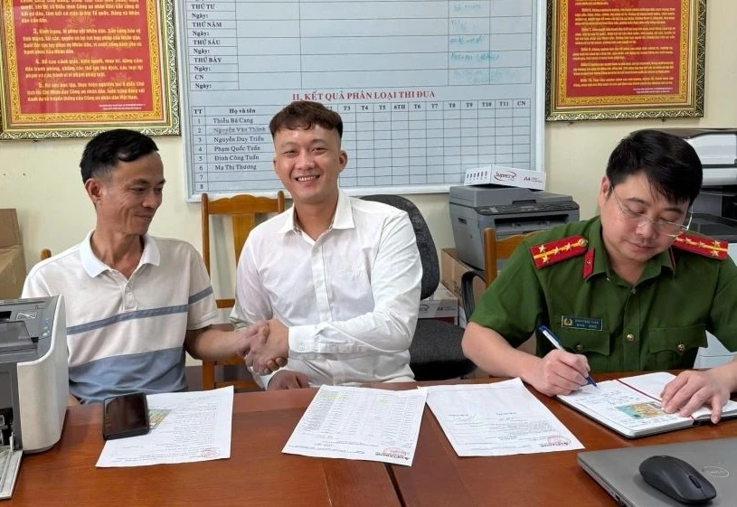Hơn 500 triệu đồng "đi nhầm" từ Hà Nội về Phú Thọ Hơn 500 triệu đồng "đi nhầm" từ Hà Nội về Phú Thọ