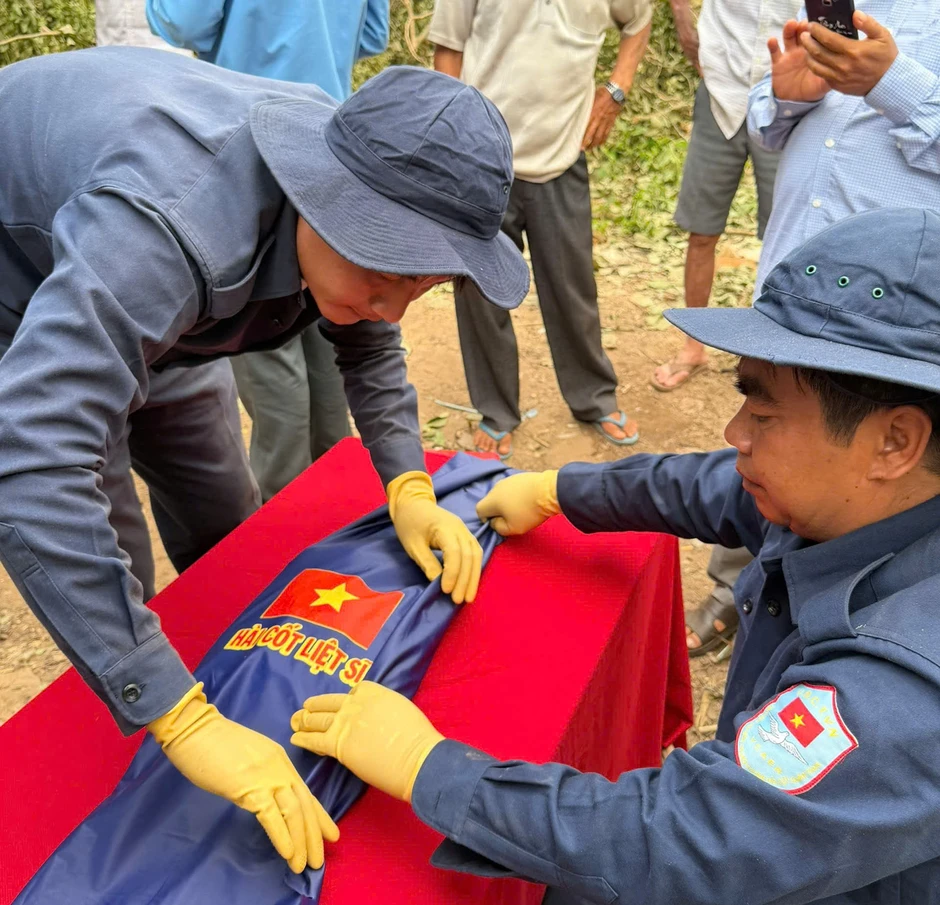 Hơn nửa thế kỷ mong ngóng, gia đình vỡ oà đón tin tìm thấy hài cốt liệt sĩ