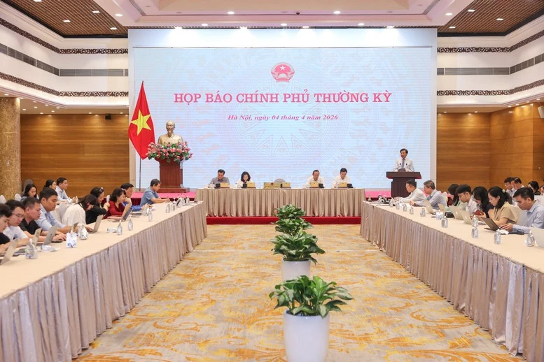 Họp báo Chính phủ thường kỳ tháng 3: Giải đáp nhiều vấn đề về thịt lợn bệnh và giá xăng