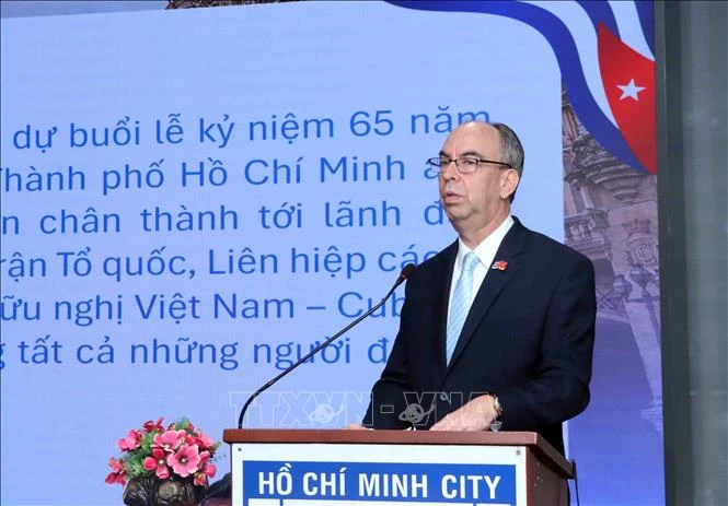 Họp mặt kỷ niệm 65 năm Ngày chiến thắng Giron của nhân dân Cuba Họp mặt kỷ niệm 65 năm Ngày chiến thắng Giron của nhân dân Cuba