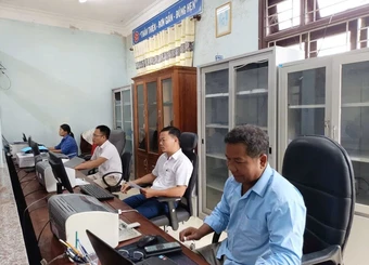 Huế chi hơn 25 tỷ đồng hỗ trợ cán bộ đi làm xa sau sắp xếp bộ máy