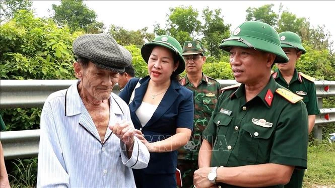 Huế: Khảo sát khu vực nghi có khoảng 140 hài cốt liệt sỹ Huế: Khảo sát khu vực nghi có khoảng 140 hài cốt liệt sỹ