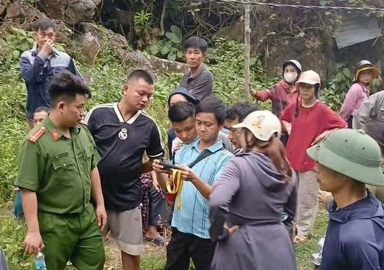 Huy động hơn 200 người tìm kiếm thợ điêu khắc lăng mộ mất liên lạc bí ẩn Huy động hơn 200 người tìm kiếm thợ điêu khắc lăng mộ mất liên lạc bí ẩn