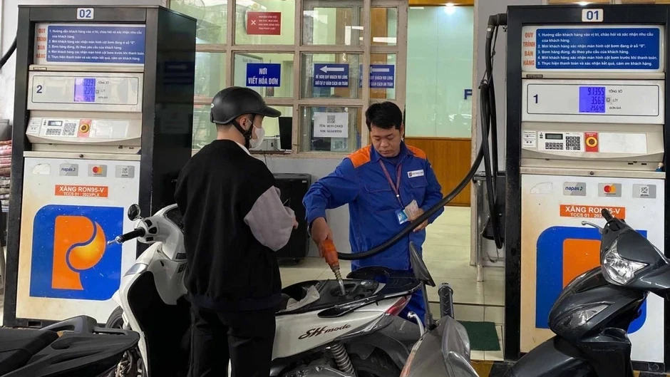 Kết luận của Bộ Chính trị về bảo đảm nguồn cung, giá nhiên liệu ổn định trong tình hình mới Kết luận của Bộ Chính trị về bảo đảm nguồn cung, giá nhiên liệu ổn định trong tình hình mới