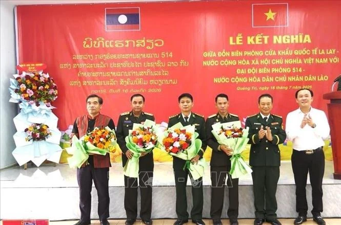 Kết nghĩa lực lượng bảo vệ biên giới, vun đắp tình hữu nghị Việt Nam - Lào Kết nghĩa lực lượng bảo vệ biên giới, vun đắp tình hữu nghị Việt Nam - Lào