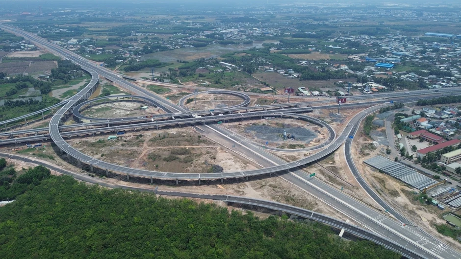 Kết nối giao thông TP.HCM với sân bay Long Thành sẽ đồng bộ vào cuối năm 2026 Kết nối giao thông TP.HCM với sân bay Long Thành sẽ đồng bộ vào cuối năm 2026